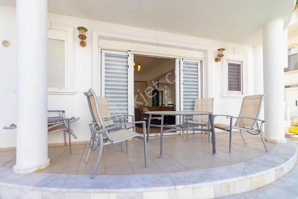 Antalya Belek'te 4+1 Havuzlu Sitede Satılık Triplex Villa - Görsel 14