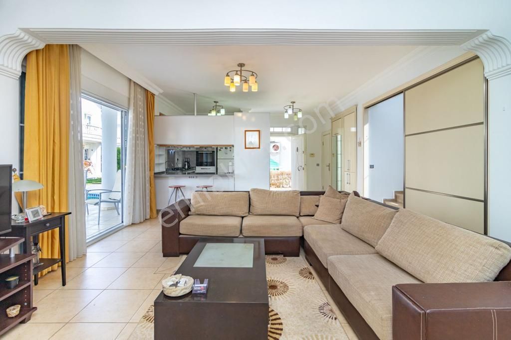 Antalya Belek'te 4+1 Havuzlu Sitede Satılık Triplex Villa - Görsel 7