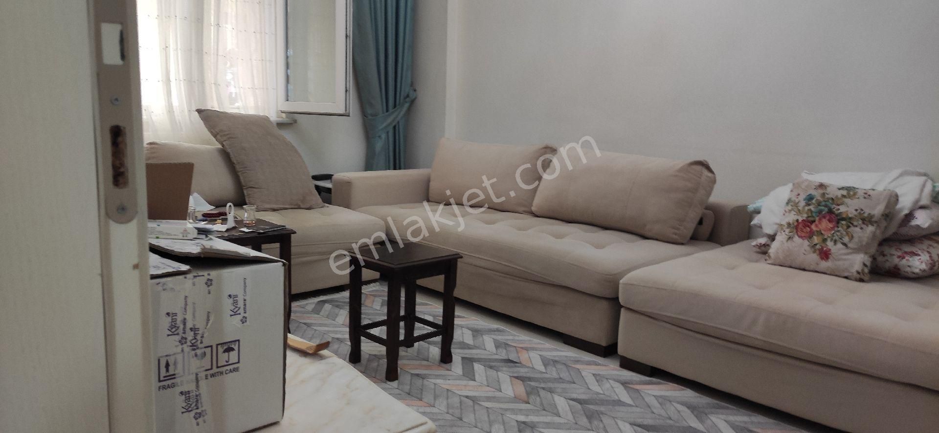 Bahçelievler Soğanlı Kiralık Daire Bahçelievler Soğanlı mahallesi satilik 3+1 düz giriş 125 metrekare temiz daire