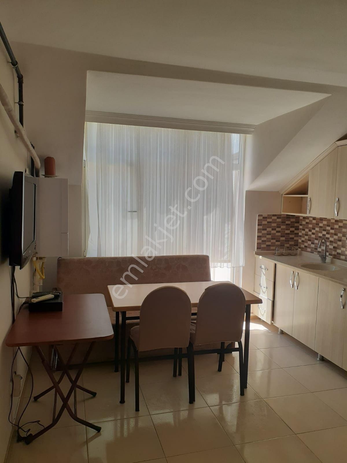 Eşyalı Kiralık 1+1 Daire Söğütlü Mah Üniversiteye Yakın - Görsel 6