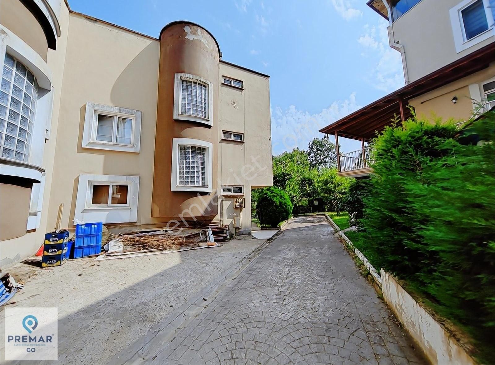 Başiskele Şehitekrem Satılık Villa BAŞİSKELE ŞEHİTEKREM MAHALLESİNDE SATILIK 7+1 VİLLA