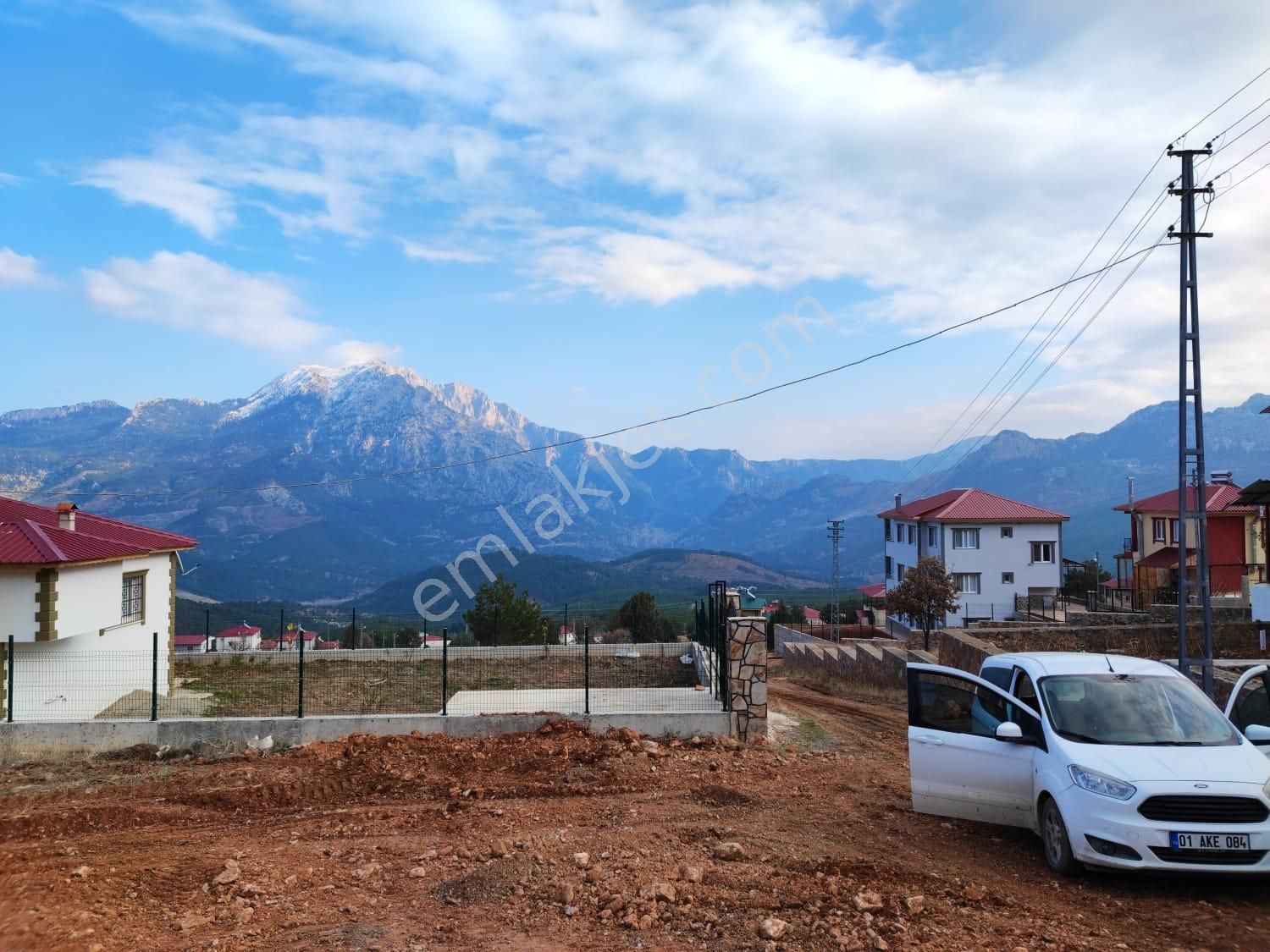 Pozantı Kar Emlaktan Efes Sitesi Yanında Satılık 500m2 Arsa