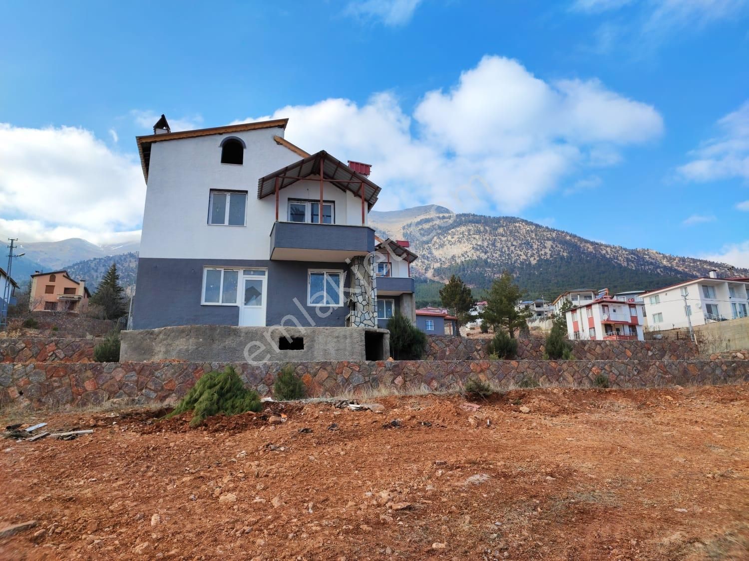 Pozantı Kar Emlaktan Efes Sitesi Yanında Satılık 500m2 Arsa - Görsel 2