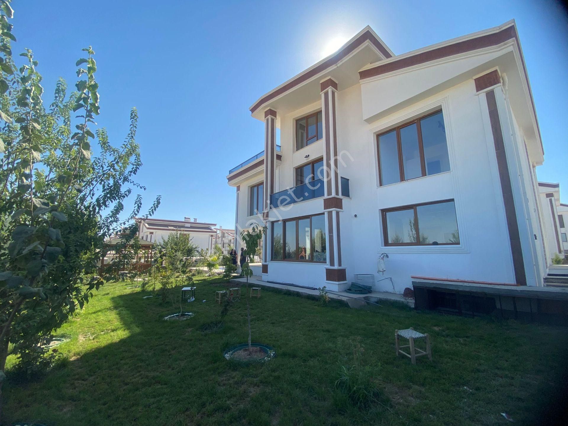 Yenişehir Dönümlü Satılık Daire  EVİNNUR EMLAKTAN ACİL SATILIKTIR 4+1 DUBLEKS VİLLA