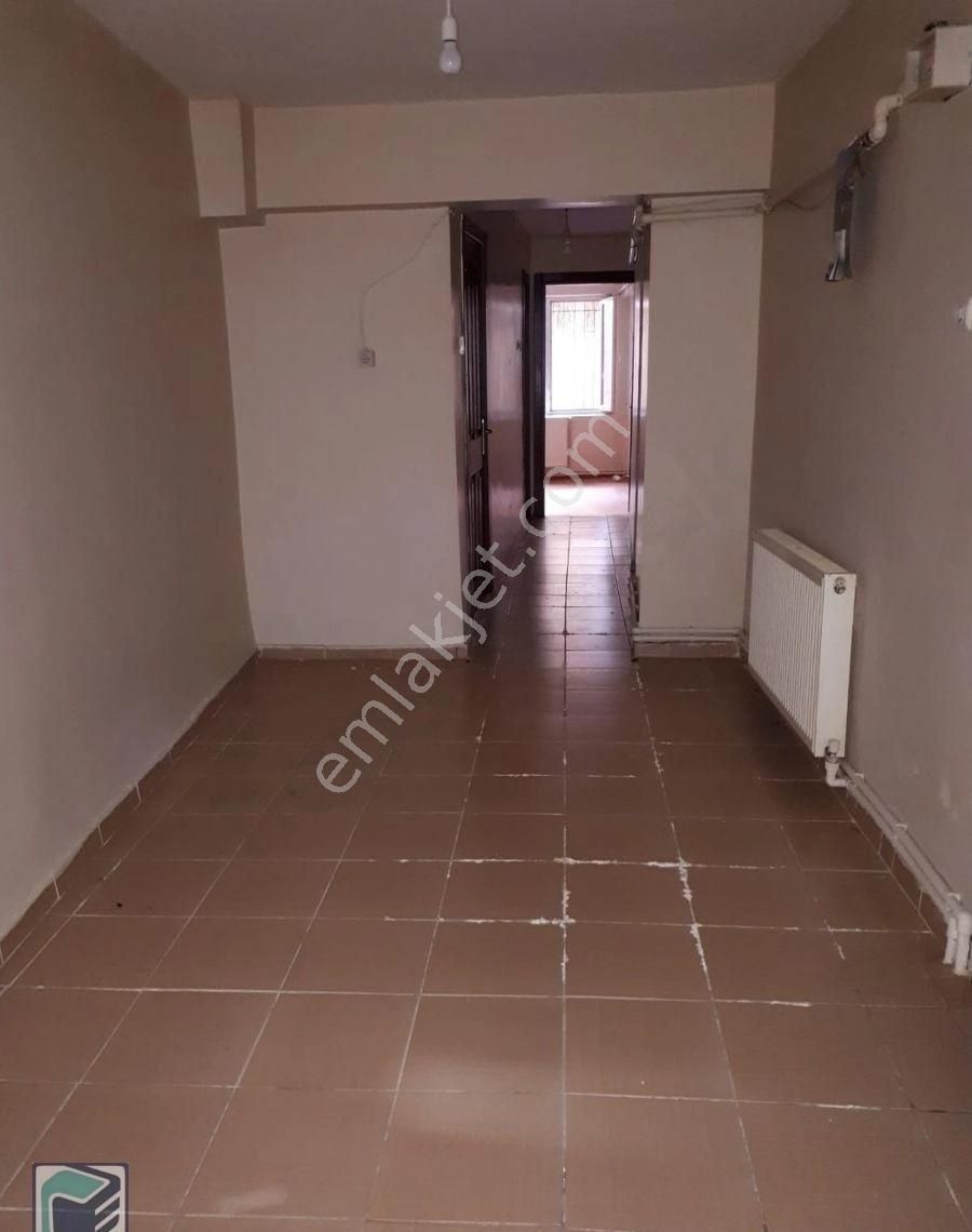 Bakırköy Merkezde Marmaya Sahile Semt Pazarına İl Sağlık Müd Yakın 2+1 Kendine Ayit Bahceli 85m2 - Görsel 16