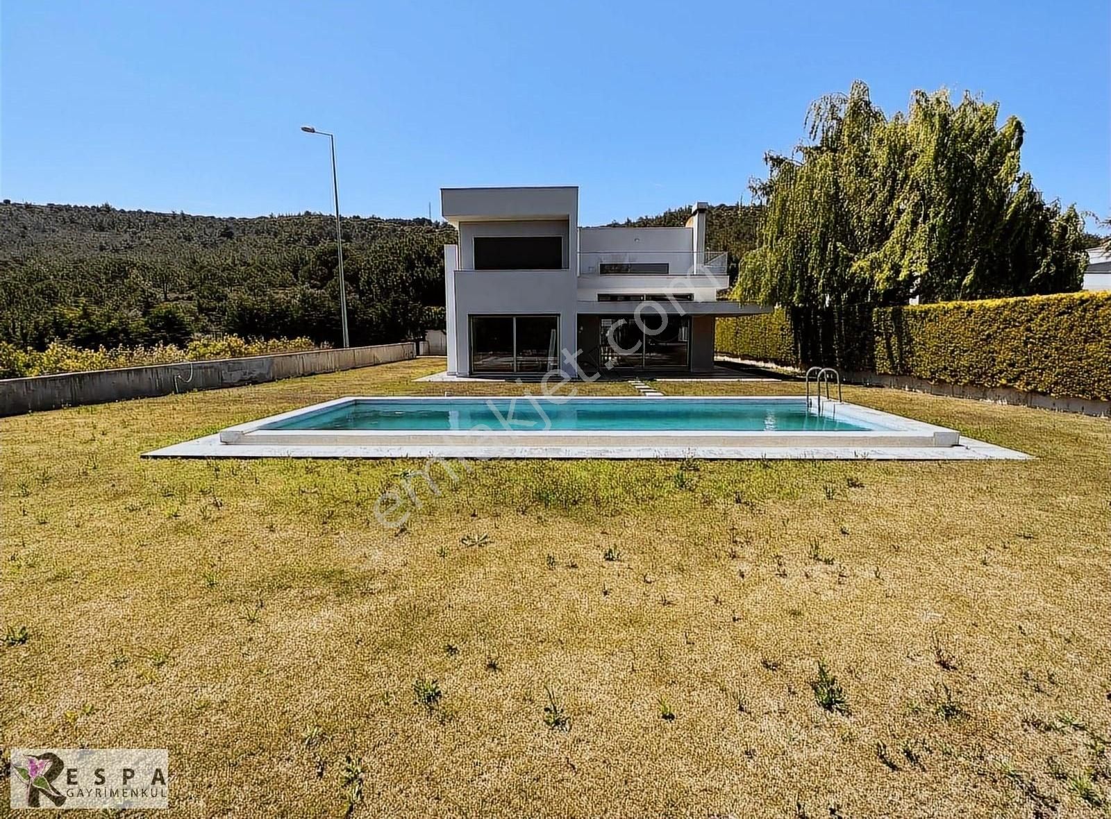 Çeşme Ilıca Satılık Villa RESPA GAYRİMENKUL'DEN MAMURBABA'DA SATILIK DENİZ MANZARALI VİLLA