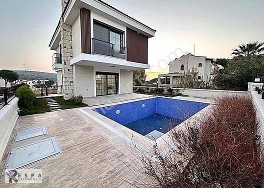 Çeşme Yalı Satılık Villa RESPA'DAN DENİZE YÜRÜME MESAFESİNDE SATILIK 4+2 VİLLA