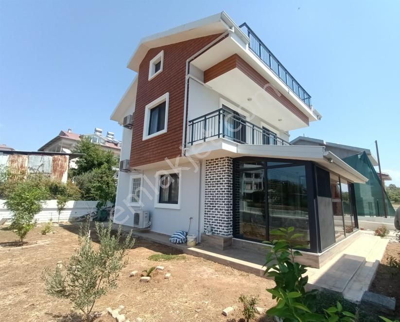 Fethiye Çiftlik Satılık Villa  Stop’tan Fethiye Çiftlik’te Geniş Bahçeli 4+1 Müstakil Villa