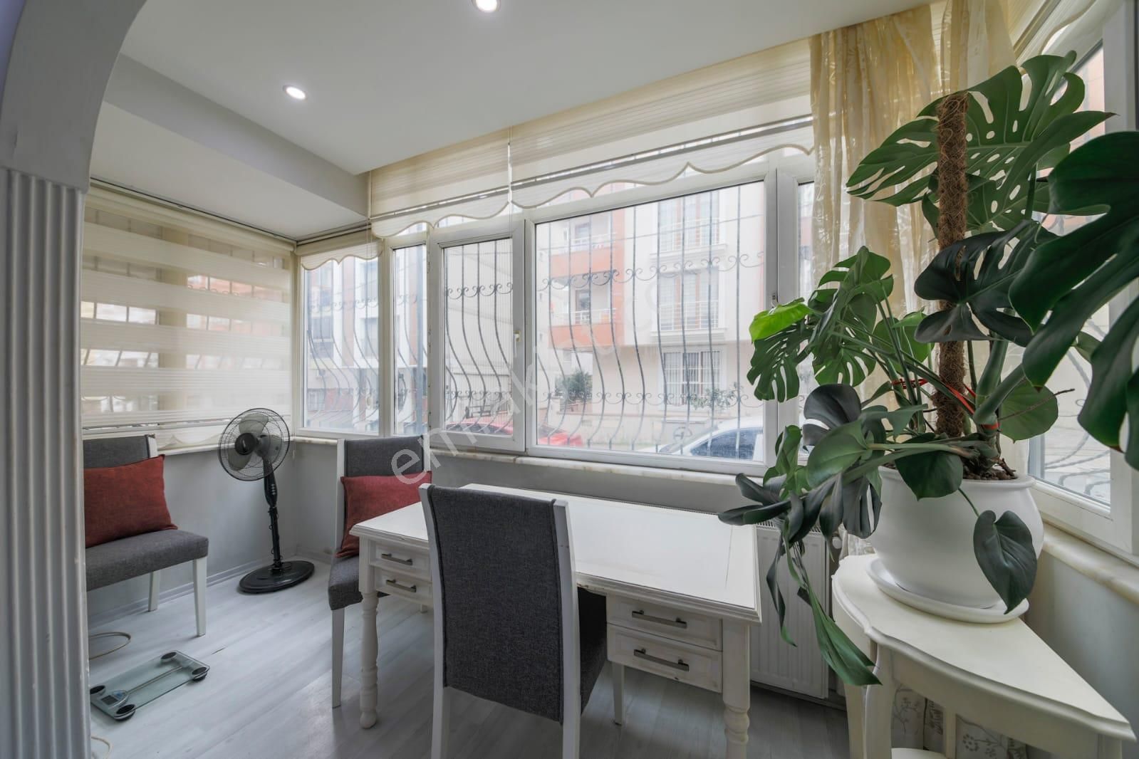 Central Locatıon/for Rent/with Or Without Furniture Maltepe Merkezi Geniş 2.5+1 Kiralık Daire/ - Görsel 3