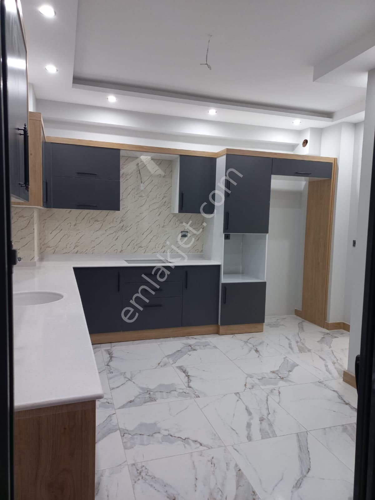 Nazilli İstiklal Satılık Daire  DİŞ HASTANESİ MEVKİİ, LÜKS, 2+1,YERDEN ISITMALI SATILIK DAİRE