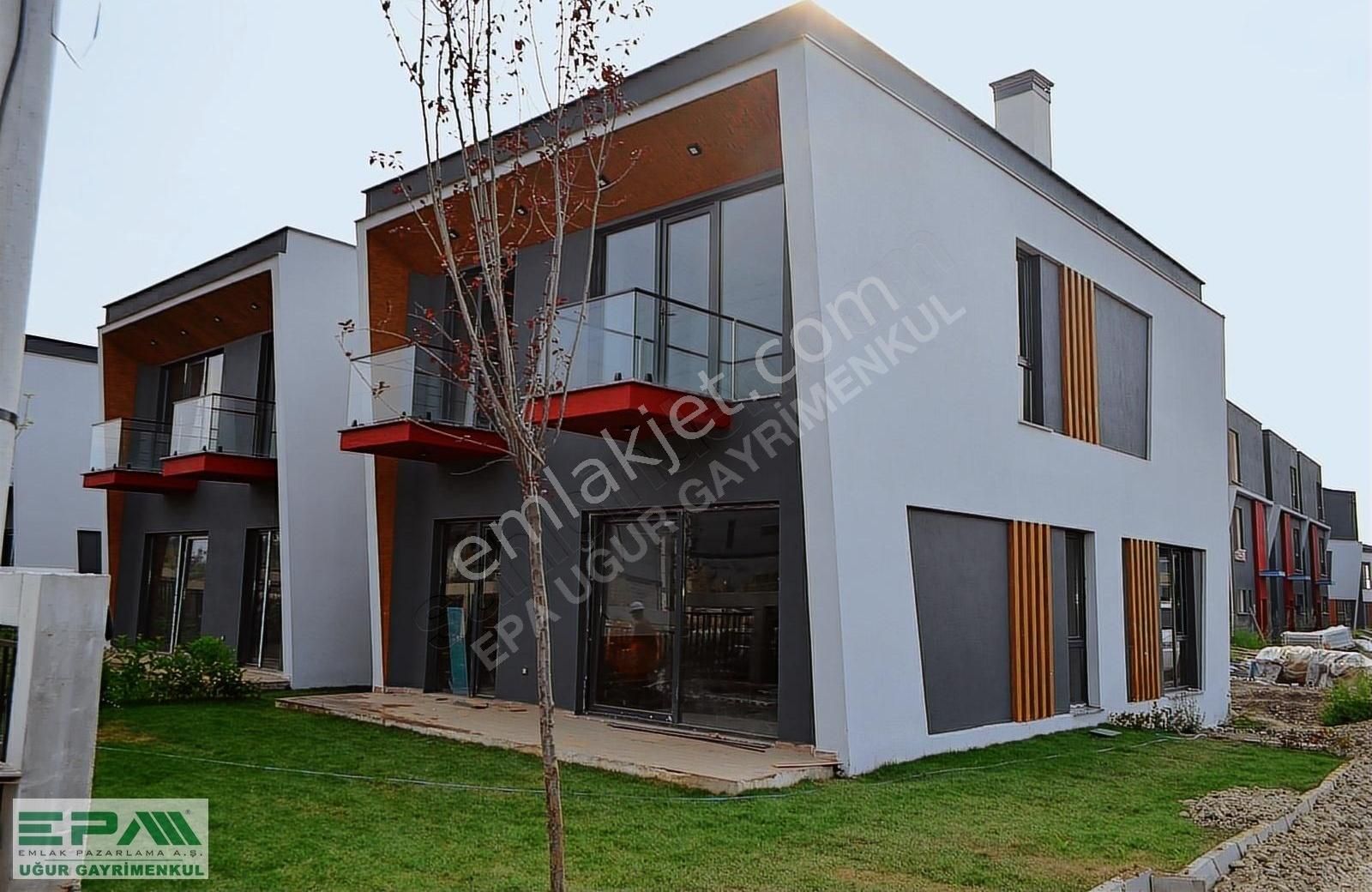 Düzce Merkez Şıralık Satılık Villa EPA UĞUR'DAN ŞIRALIK'DA VİLLA SİTESİNDE SATILIK BAHÇELİ VİLLA