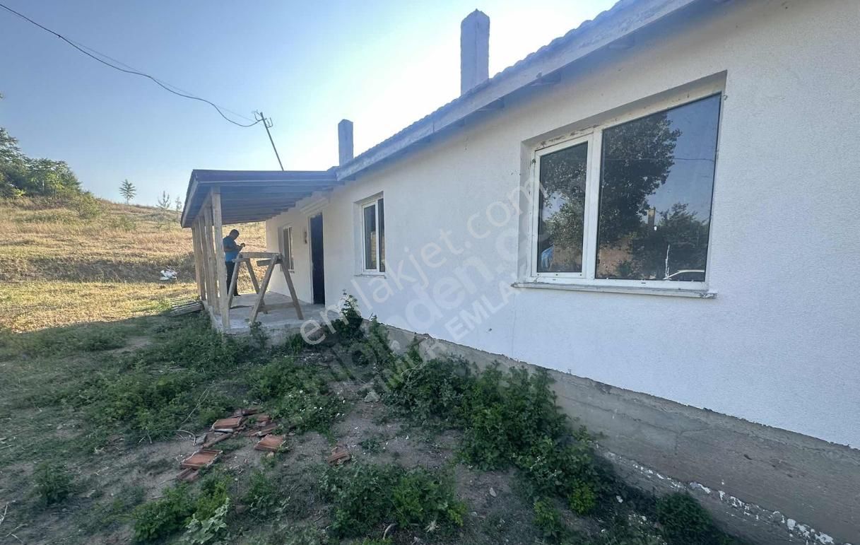 Havsa Azatlı Köyü Satılık Müstakil Ev  SATILIK 15.500 M2 İÇERSİNDE EVİ ÇEŞİTLİ AĞAÇLARI BULUNAN ARSA