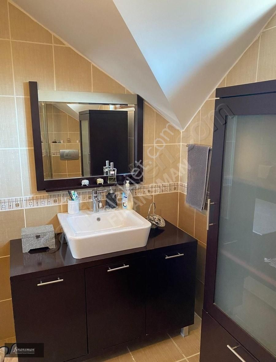 Sauna.. Çift Mutfak.. Havuz.. Geniş Bahçeli.. A Tipi Köşe Villa - Görsel 24