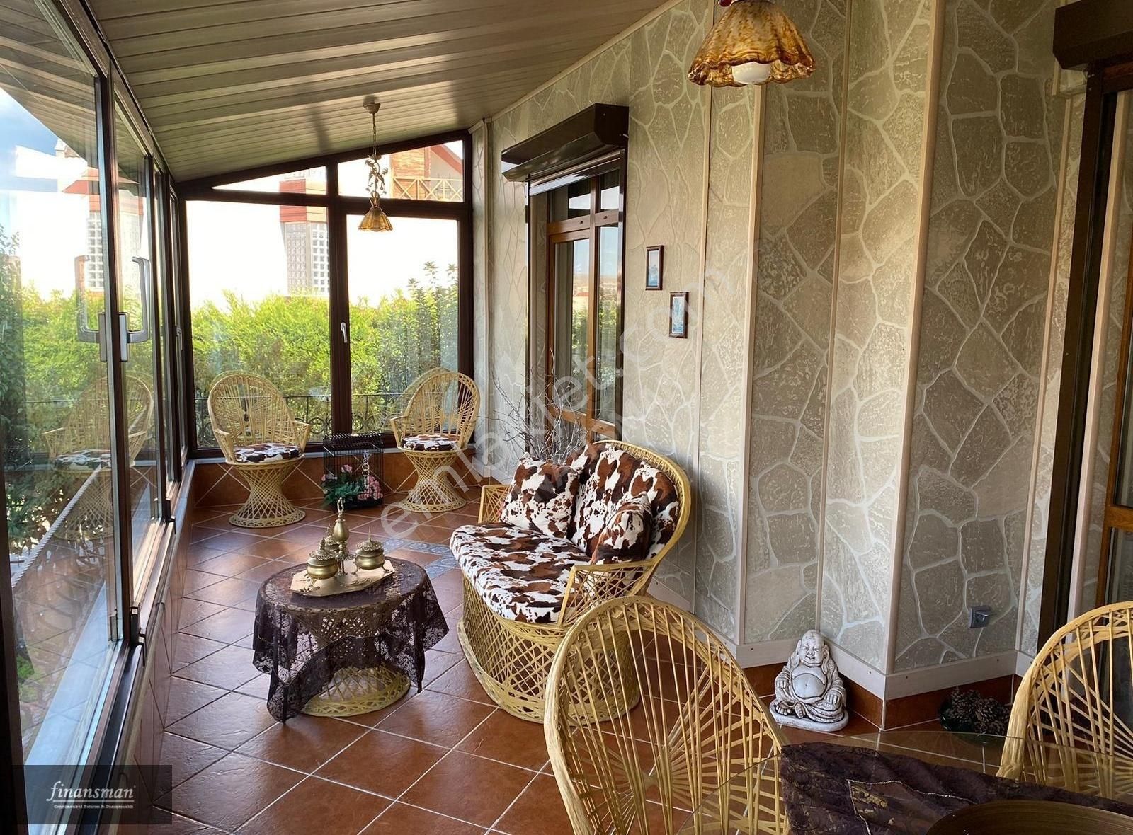 Sauna.. Çift Mutfak.. Havuz.. Geniş Bahçeli.. A Tipi Köşe Villa - Görsel 33