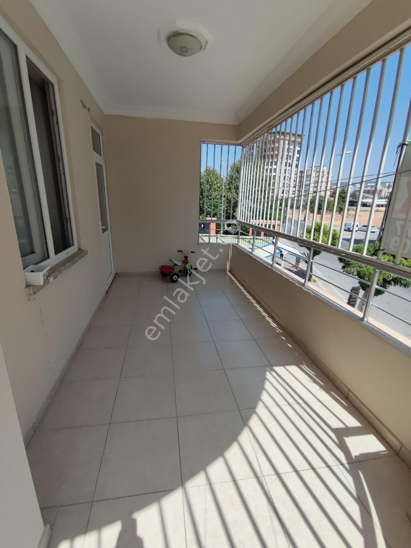 https://imaj.emlakjet.com/listing/13863114/9C5D1E46CCE9D4D559697860A8CE316C13863114.jpeg