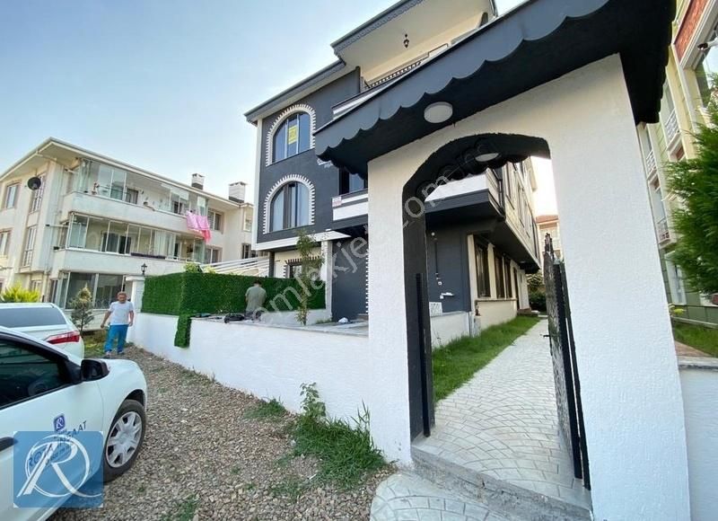https://imaj.emlakjet.com/listing/13866242/66B83DB9F770B0CDE00649D5189C33FF13866242.jpg