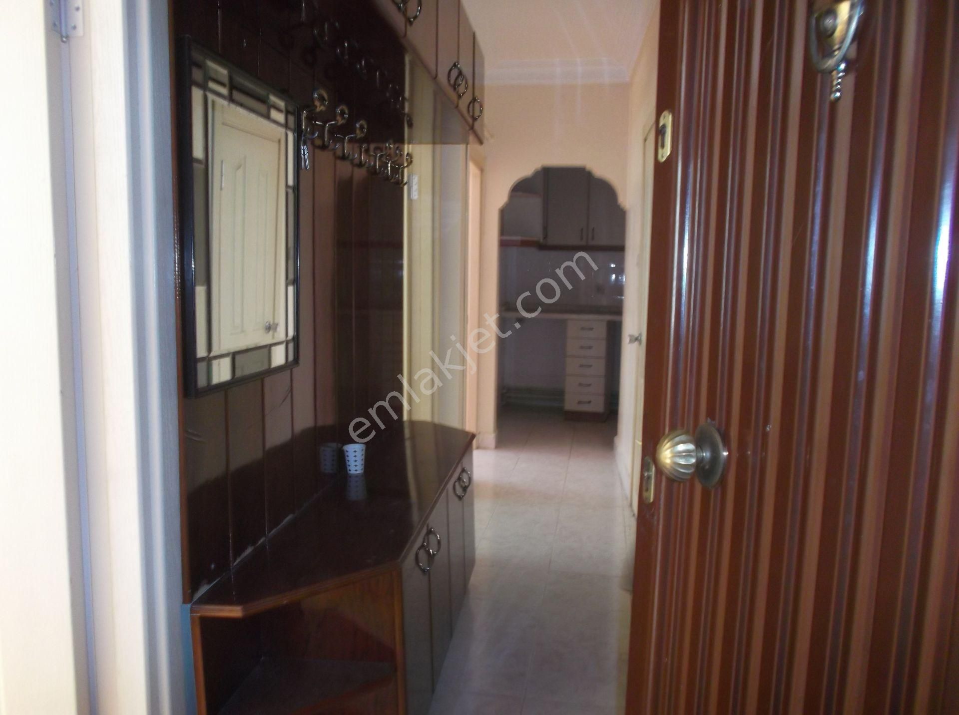 Akşenden Fatih Çapa Günaydın Sokakta 1.kat 100m² 2+1 Satılık Daire - Görsel 3