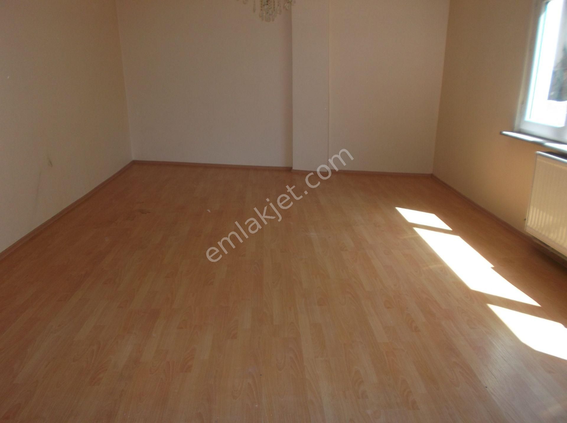 Akşenden Fatih Çapa Günaydın Sokakta 1.kat 100m² 2+1 Satılık Daire - Görsel 2