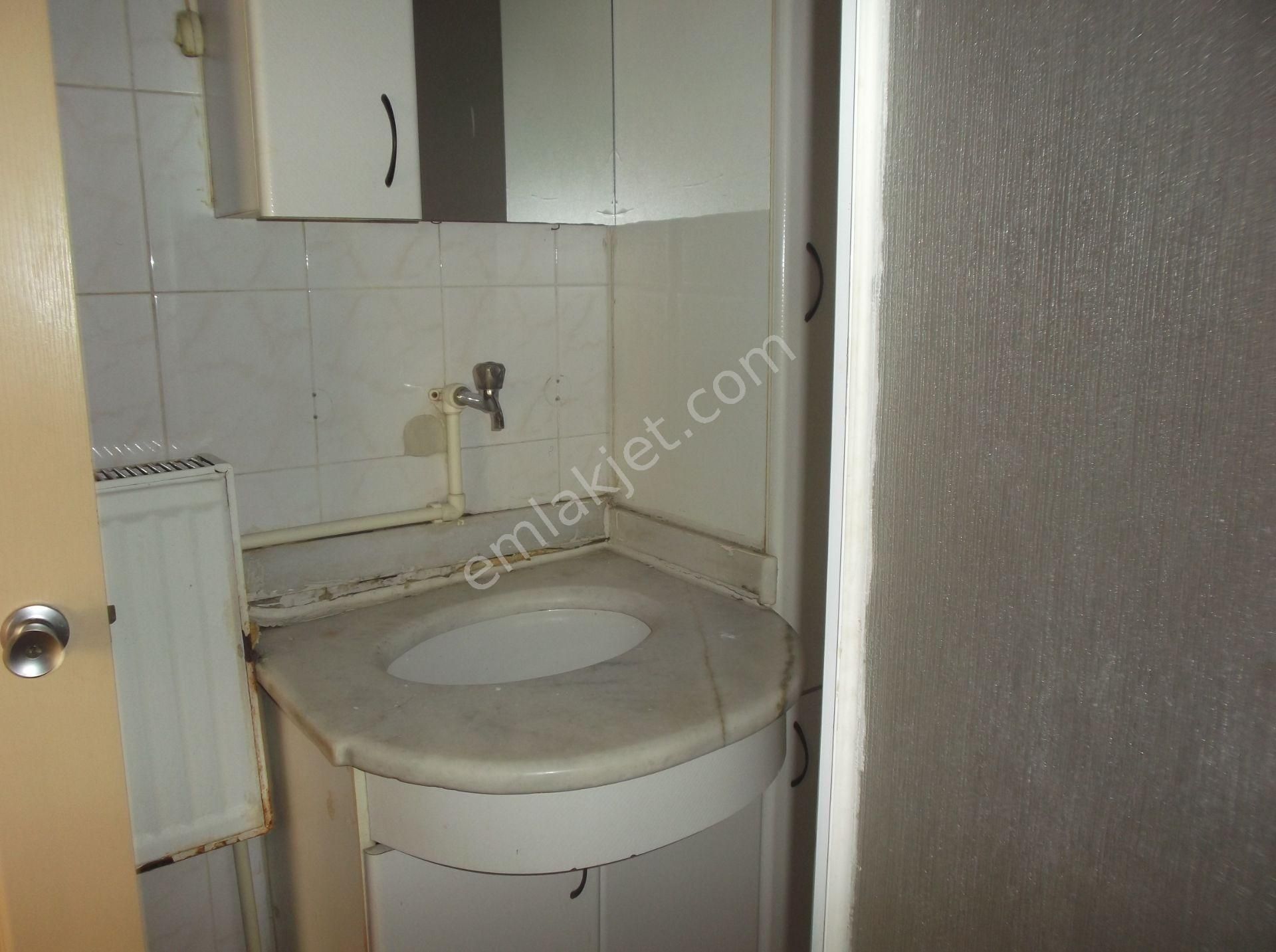 Akşenden Fatih Çapa Günaydın Sokakta 1.kat 100m² 2+1 Satılık Daire - Görsel 5