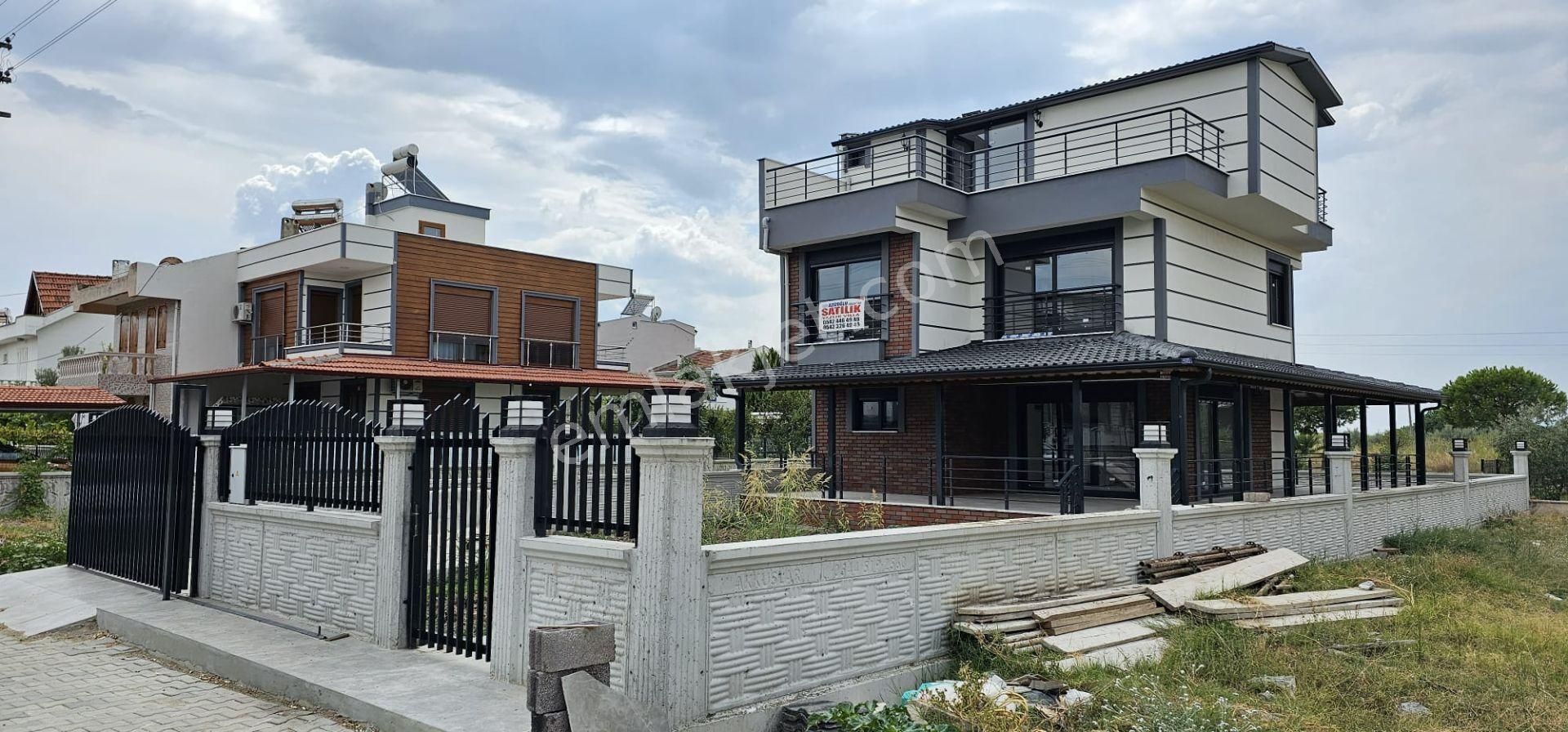 Dikili Salihler Satılık Villa  İzmir Dikili Salihleraltı Denize 500 Mt Mesafede Satılık 5+1 Villa