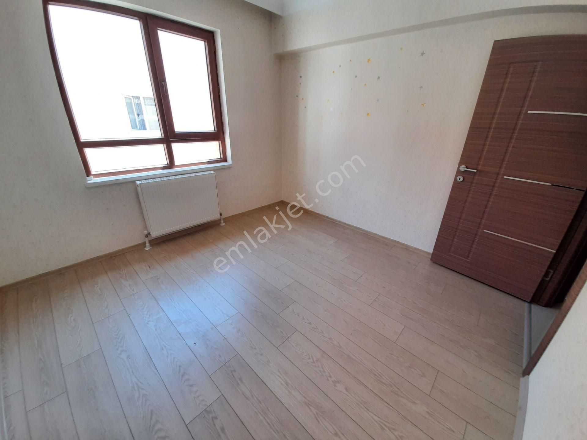 https://imaj.emlakjet.com/listing/13879906/032DA55F0958987C724E7E3F8DE9AA4C13879906.jpg
