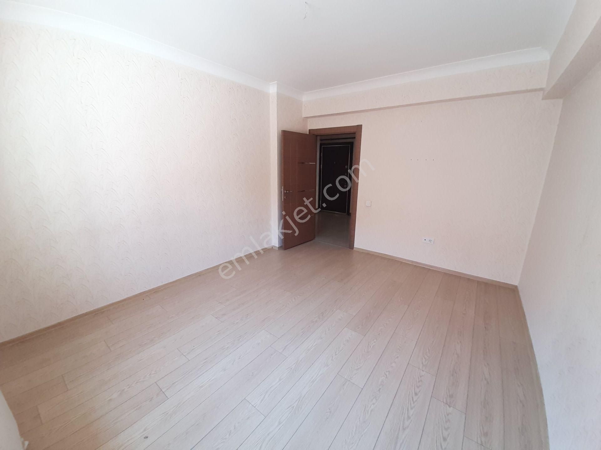 https://imaj.emlakjet.com/listing/13879906/93CA58BEF29311E60CE621DA85747FA513879906.jpg