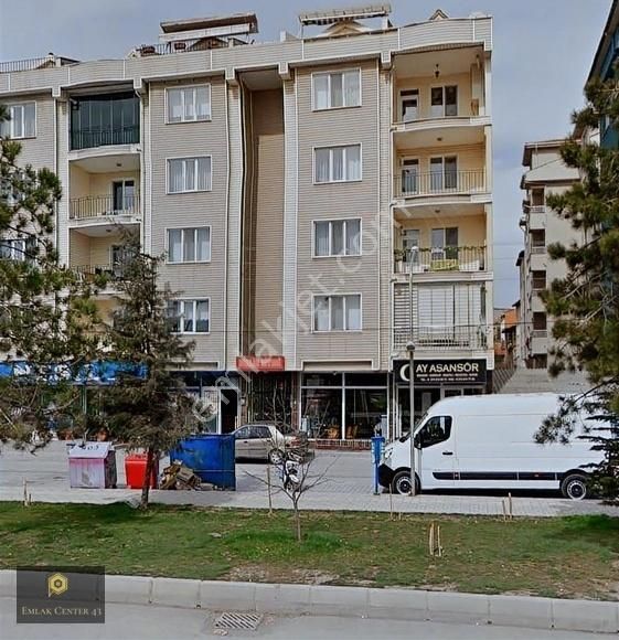 Tavşanlı Durak Satılık Daire EMLAK CENTER43DEN DURAK MAHALLESİNDE CADDE ÜZERİ 4+1 DAİRE