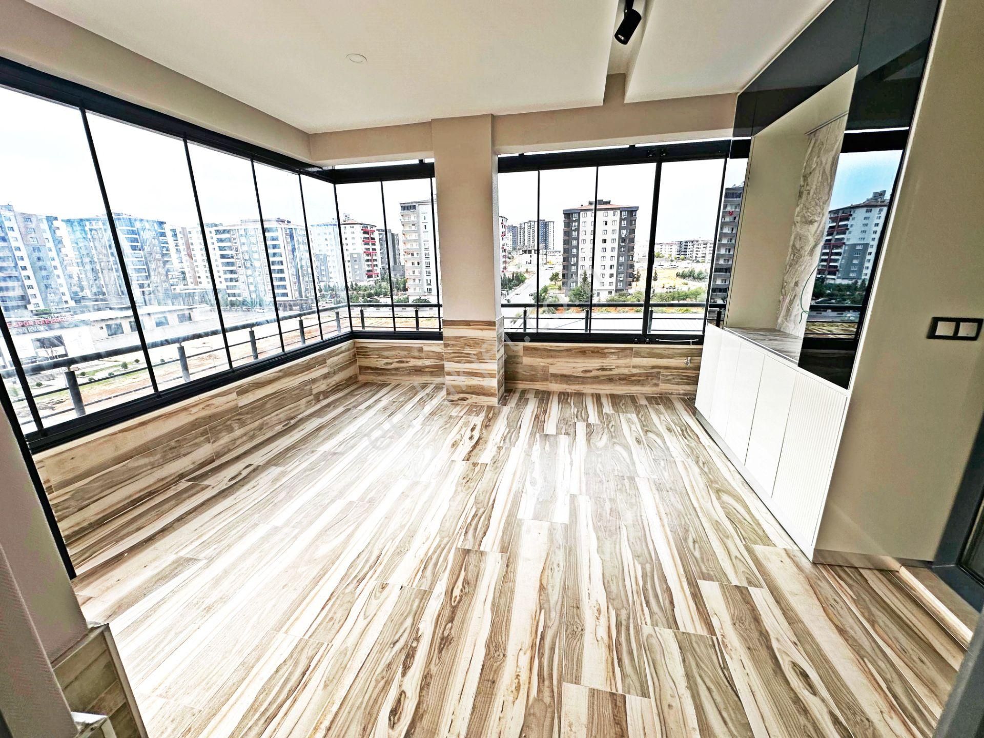 Fıstıklık'ta Aktif Lokasyonda İhtişamlı Tasarımıyla 4+1daire - Görsel 7