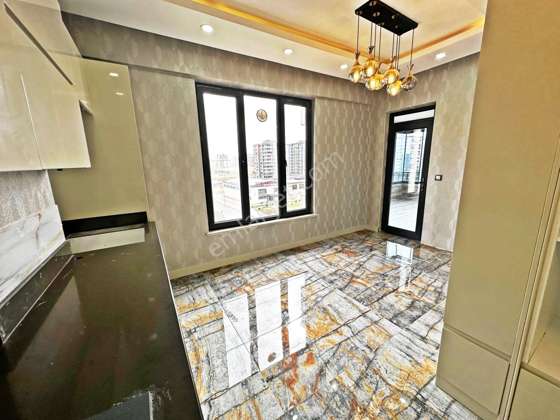 Fıstıklık'ta Aktif Lokasyonda İhtişamlı Tasarımıyla 4+1daire - Görsel 2