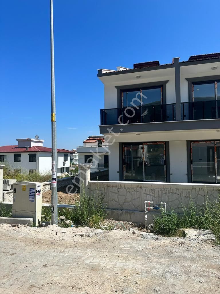 Güven Emlak'tan Gazipaşa Mahallesinde Satılık Bahçeli İkiz Nizamlı Villa - Görsel 2