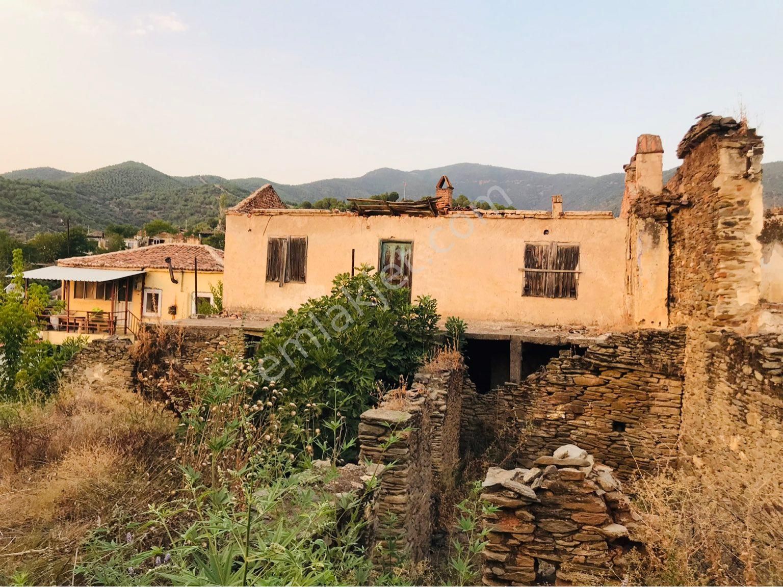 Bayındır Pınarlı Satılık Köy Evi  SATILIK SÜPER KONUMLU BAHÇELİ KÖY EVİ