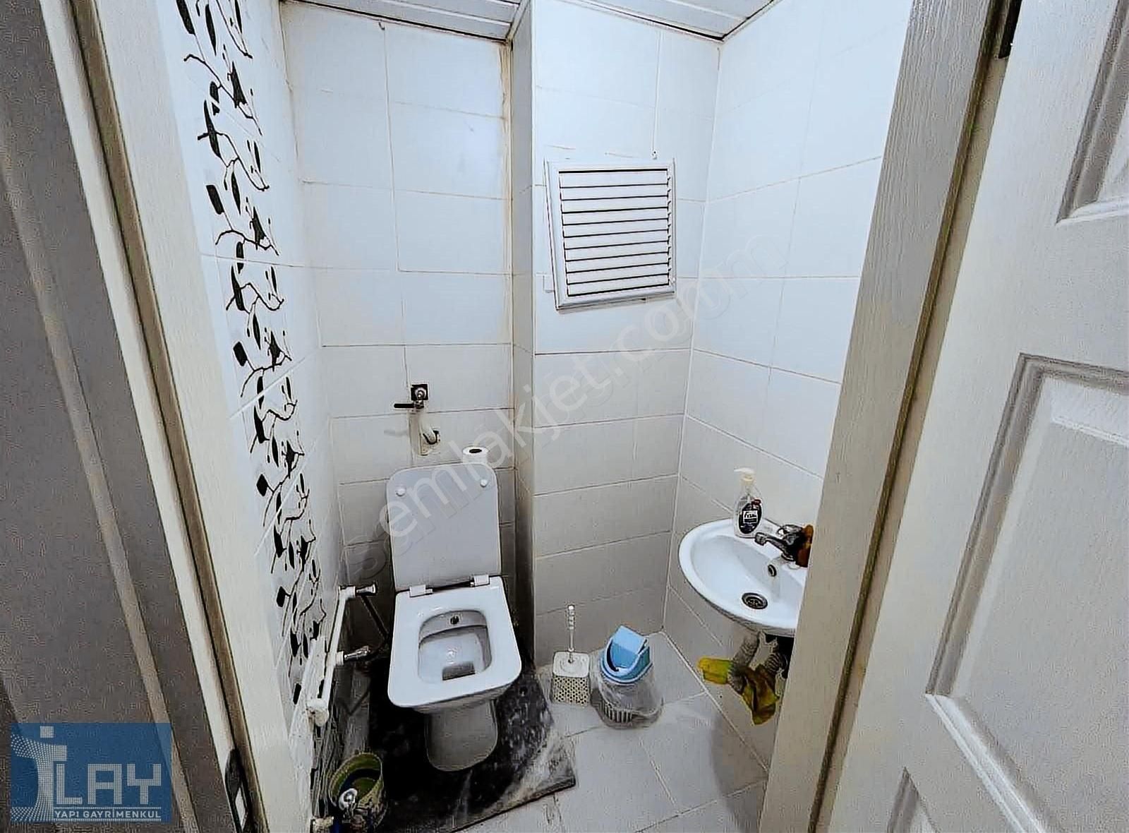 https://imaj.emlakjet.com/listing/13900375/9AF653E4A87F62103FF0055713A047FA13900375.jpg
