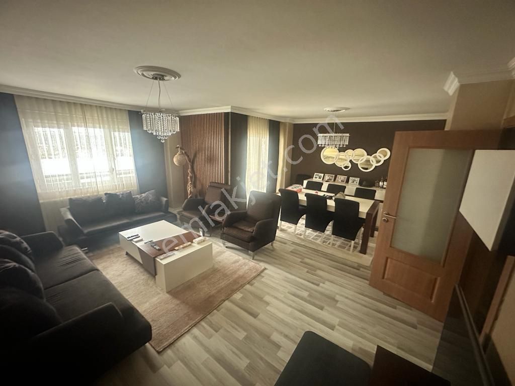 Silivri Yeni Satılık Daire Silivri Yeni mahallede  5+2 200 m2 net Satılık Dublex Daire