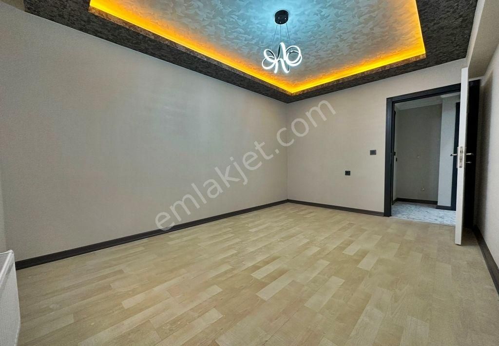https://imaj.emlakjet.com/listing/13902974/31EC3FC0FB4DE9551AB1FAF76D96C92513902974.jpeg