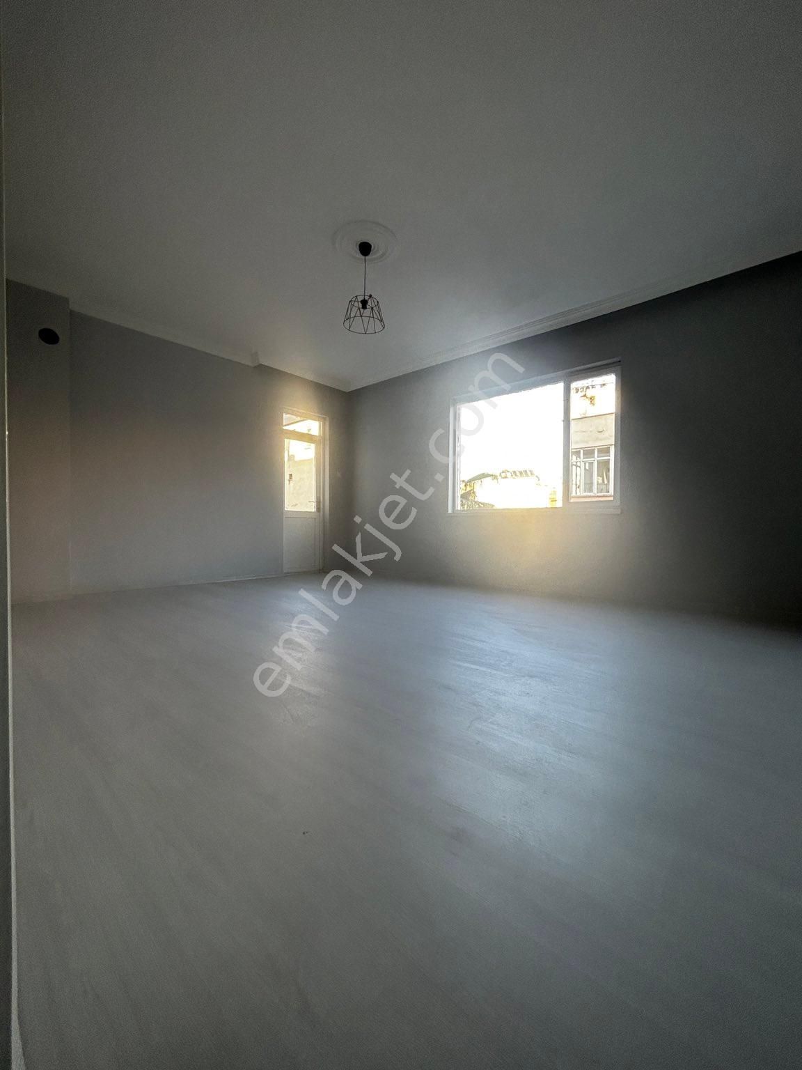 https://imaj.emlakjet.com/listing/13903163/3B0BFB206C5BF0B0022745592C48CE5B13903163.jpg