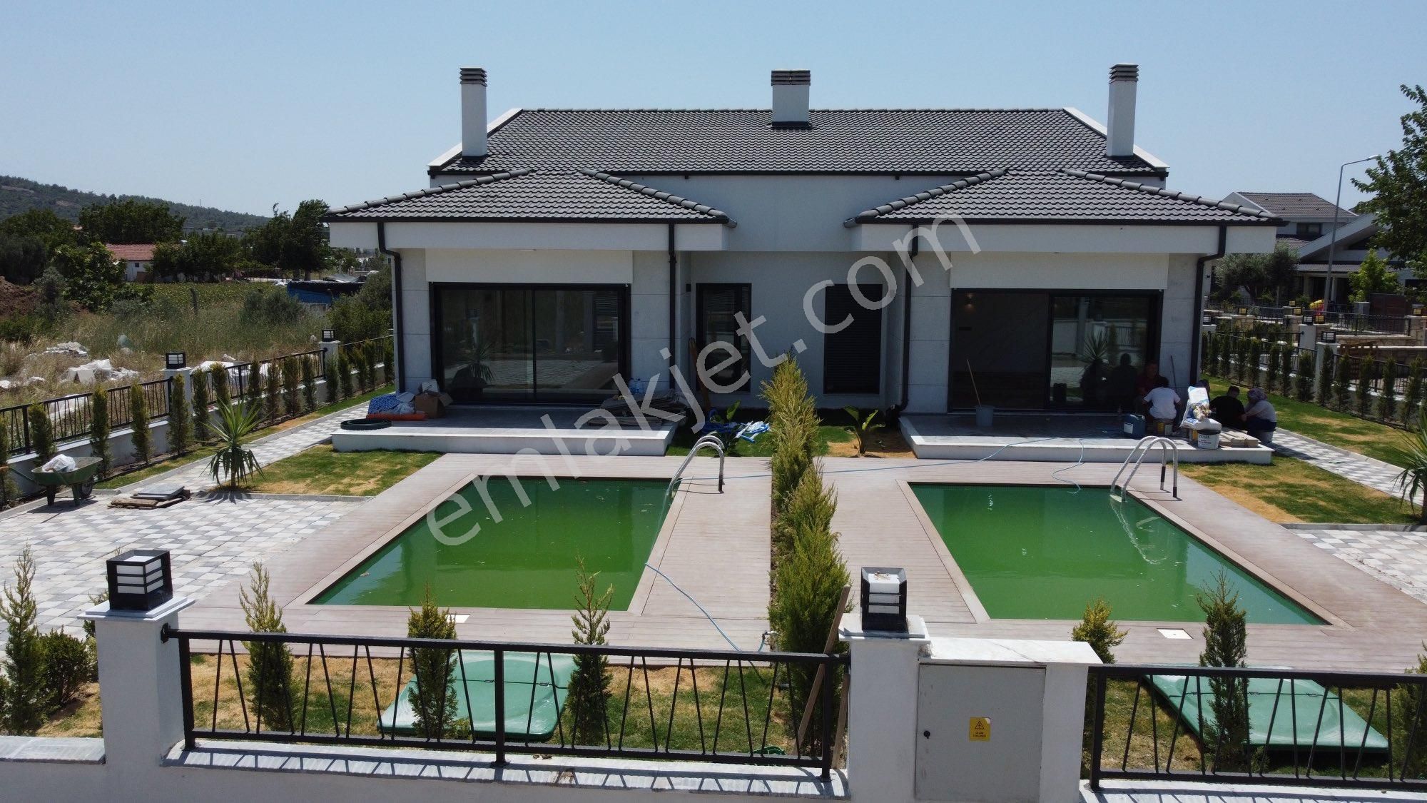 Urla Kuşçular Satılık Villa LOCATE’DEN URLA KUŞÇULAR’DA MÜSTAKİL HAVUZLU SATILIK 5+1 VİLLA