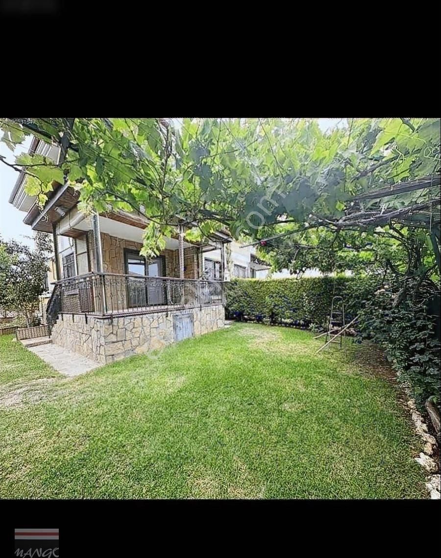 https://imaj.emlakjet.com/listing/13912333/860154E2E06304849DB2AA6CBF2DF12913912333.jpg