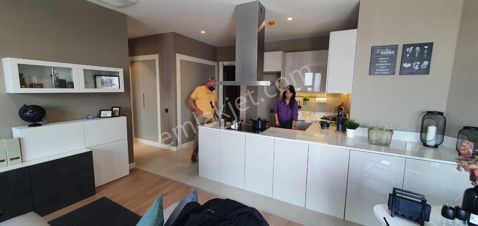 İzmir Bornova Deniz Manzaralı Havuzlu Eşyalı Lüks Satılık Rezidans Daire - Görsel 9