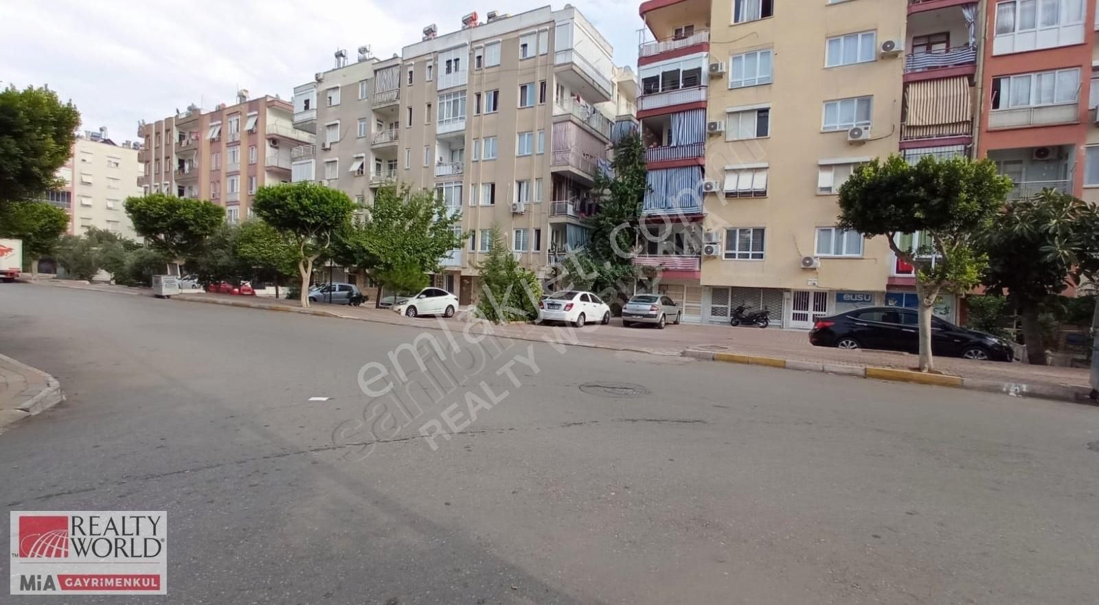 https://imaj.emlakjet.com/listing/13927485/2BBC7441DBCF81DF0FA0CD458B39679C13927485.jpg