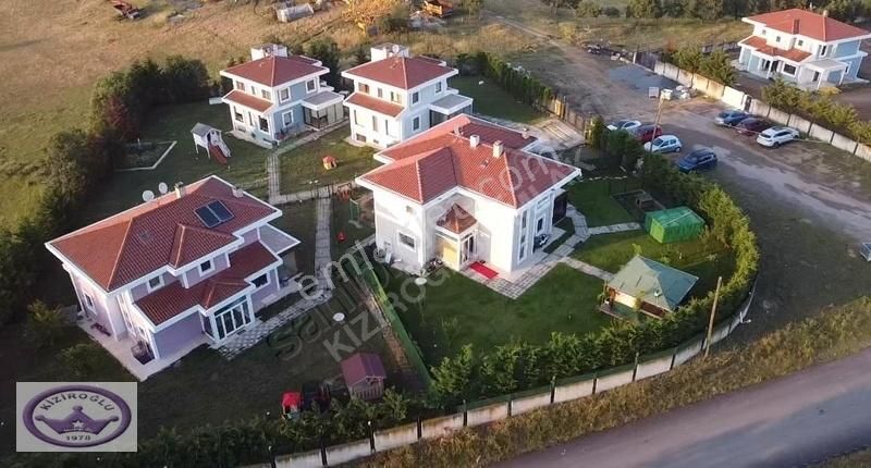 Tuzla Tepeören Satılık Villa tuzla satılık villa tepeörende yeni yapılmış butiksitede triplex