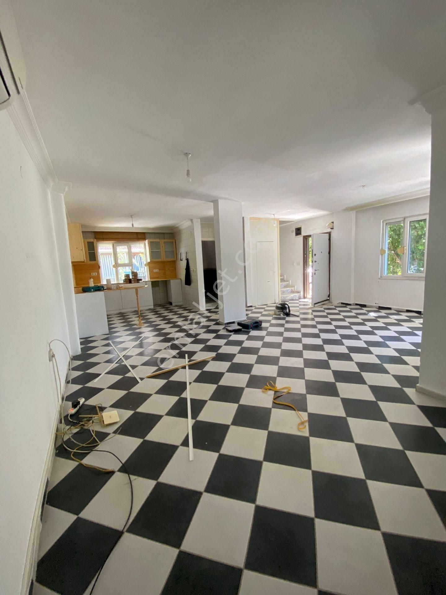 https://imaj.emlakjet.com/listing/13931988/572CA91C7F91ABF061824DC8EBD0BA7613931988.jpg