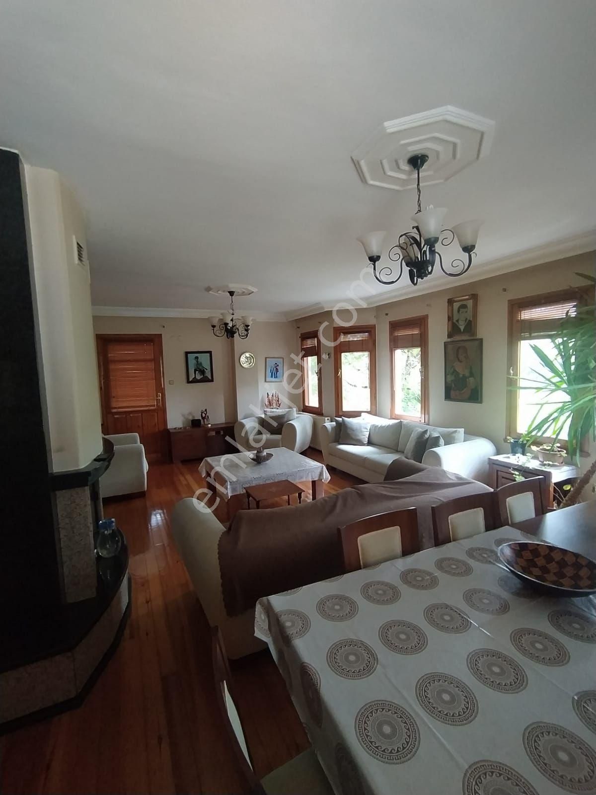 Güneyköy'de Bir Dönüm İçerisinde Harika Bir Villa - Görsel 24