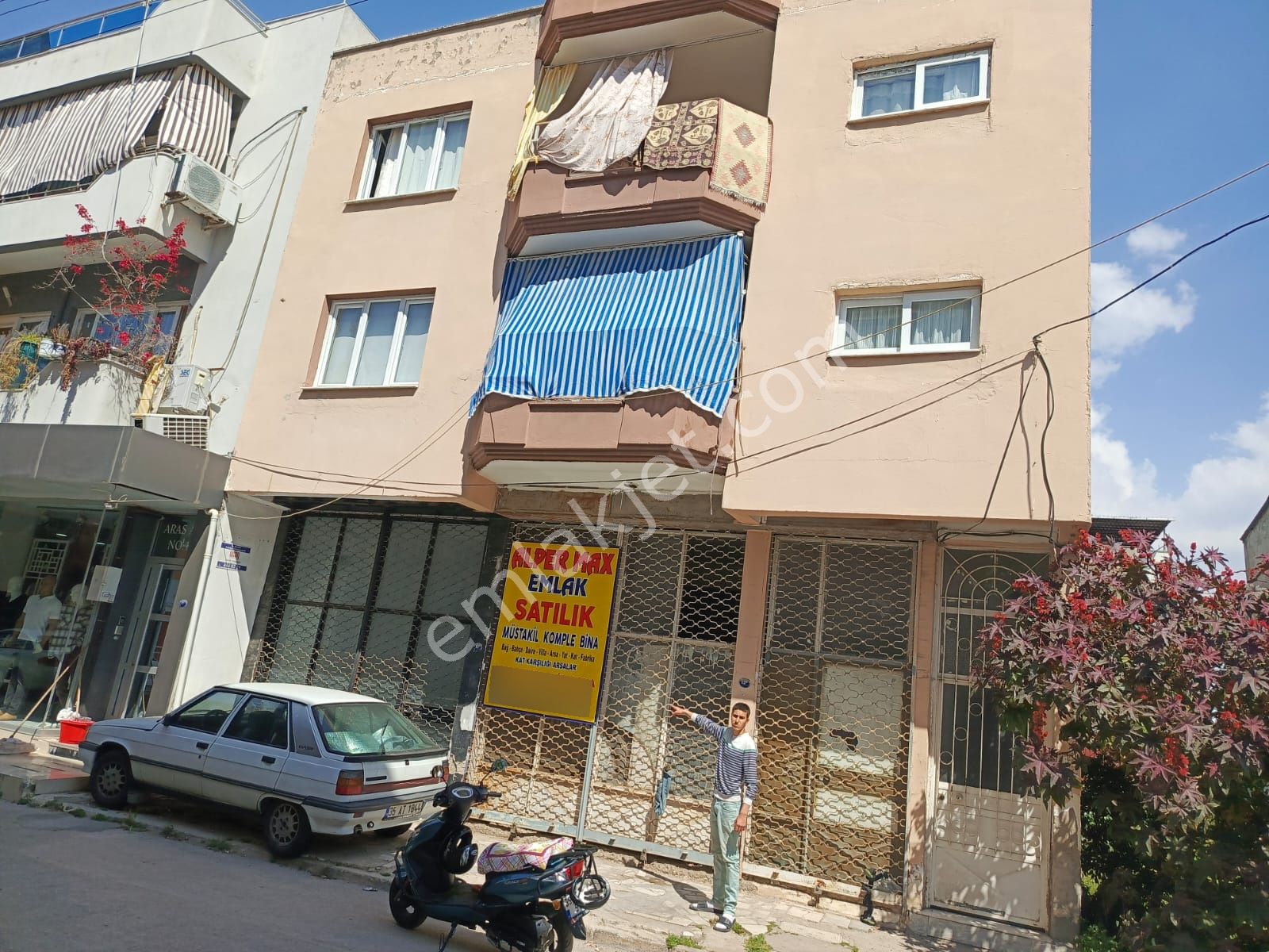 Yenigirne Postacılar Da Satılık 3 Katlı Bina 2 Dükkan 2 Daire ( İlan No.18 55 ) ( Fiyat. 8.mil. Tl. - Görsel 32