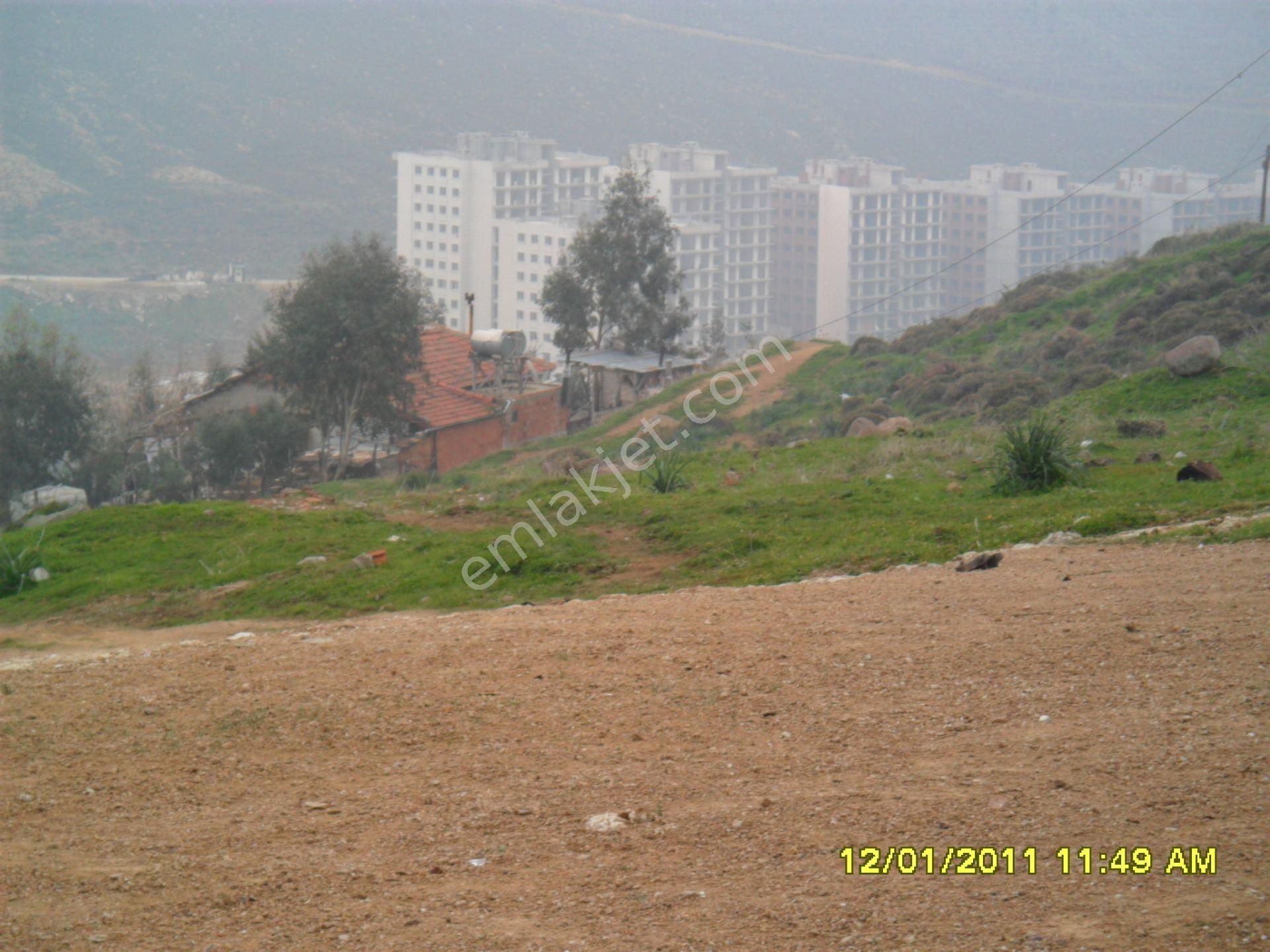 Bayraklı Körfez De 600 Daire İmarlı Satılık Arsa