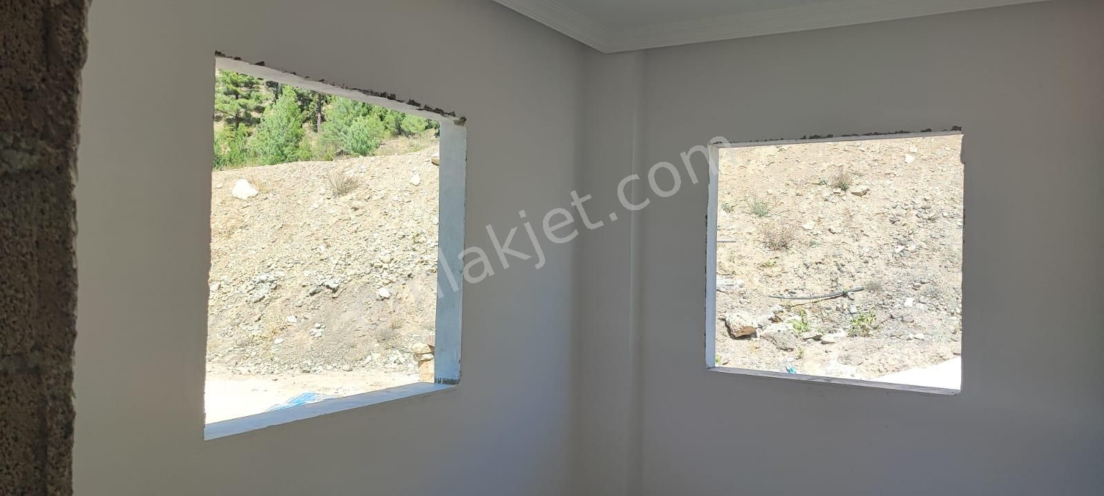 Pozantı Kar Emlaktan Alpu Yaylasında Satılık 2 Katlı 3+1 Müstakil Ev - Görsel 8