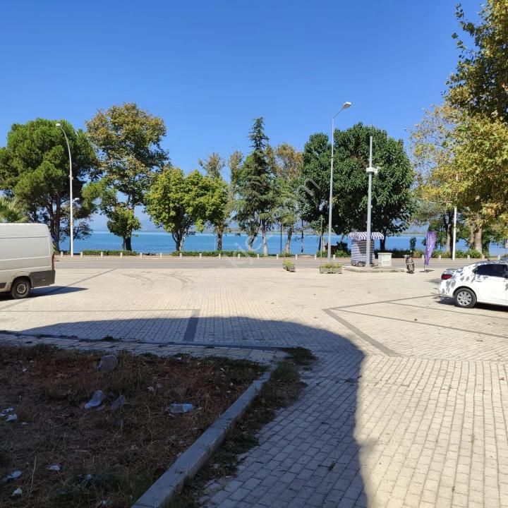 İznik Mustafa Kemal Paşa Satılık Turizm İmarlı Bursa İznik İznik Gölü yanında turizm için fırsat arazi 