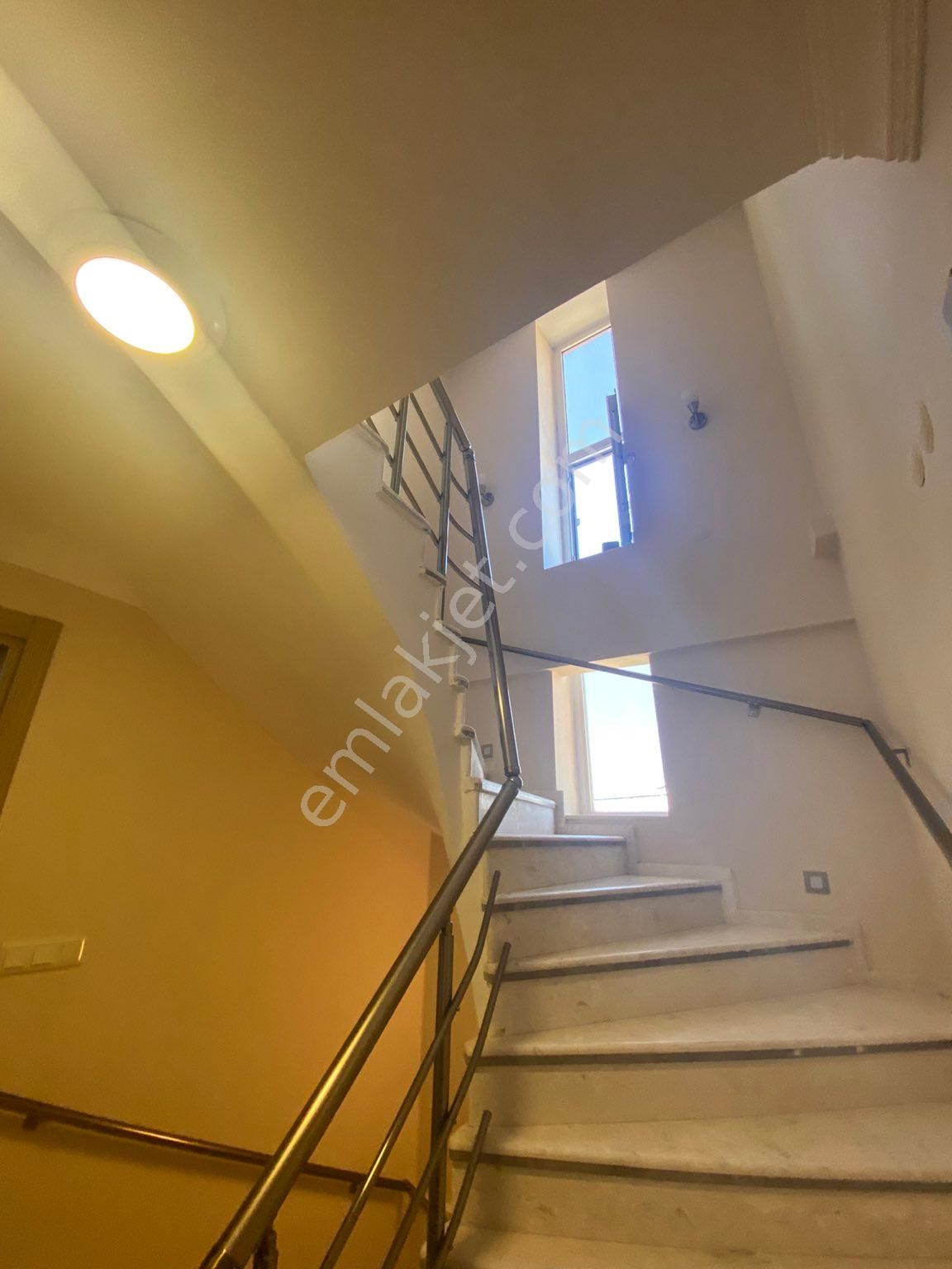 Dikili Güven Emlak’tan Cumhuriyet Mahallesinde Denize Yakın Acil Satılık 4+1 Villa - Görsel 25