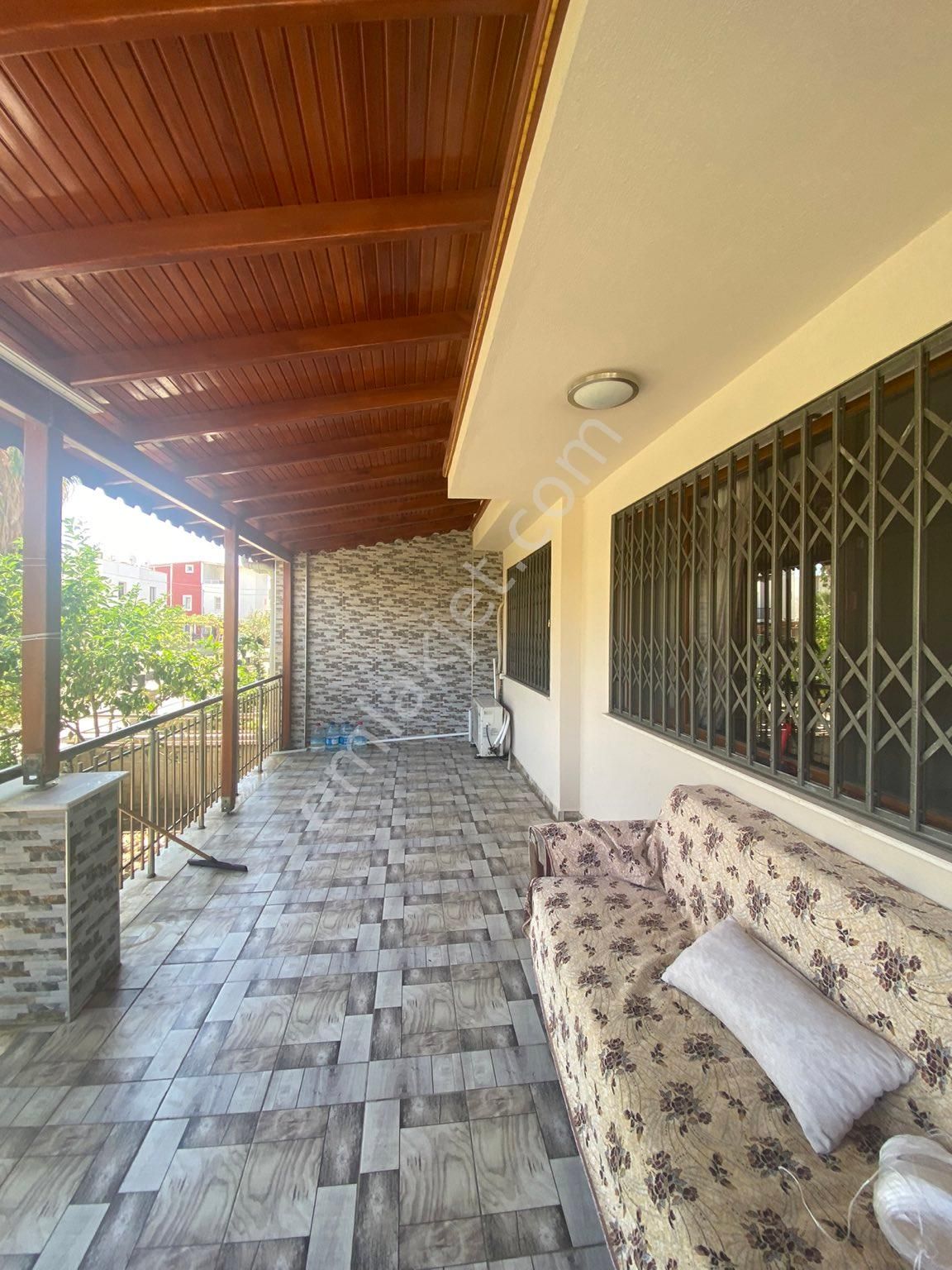 Dikili Güven Emlak’tan Cumhuriyet Mahallesinde Denize Yakın Acil Satılık 4+1 Villa - Görsel 3