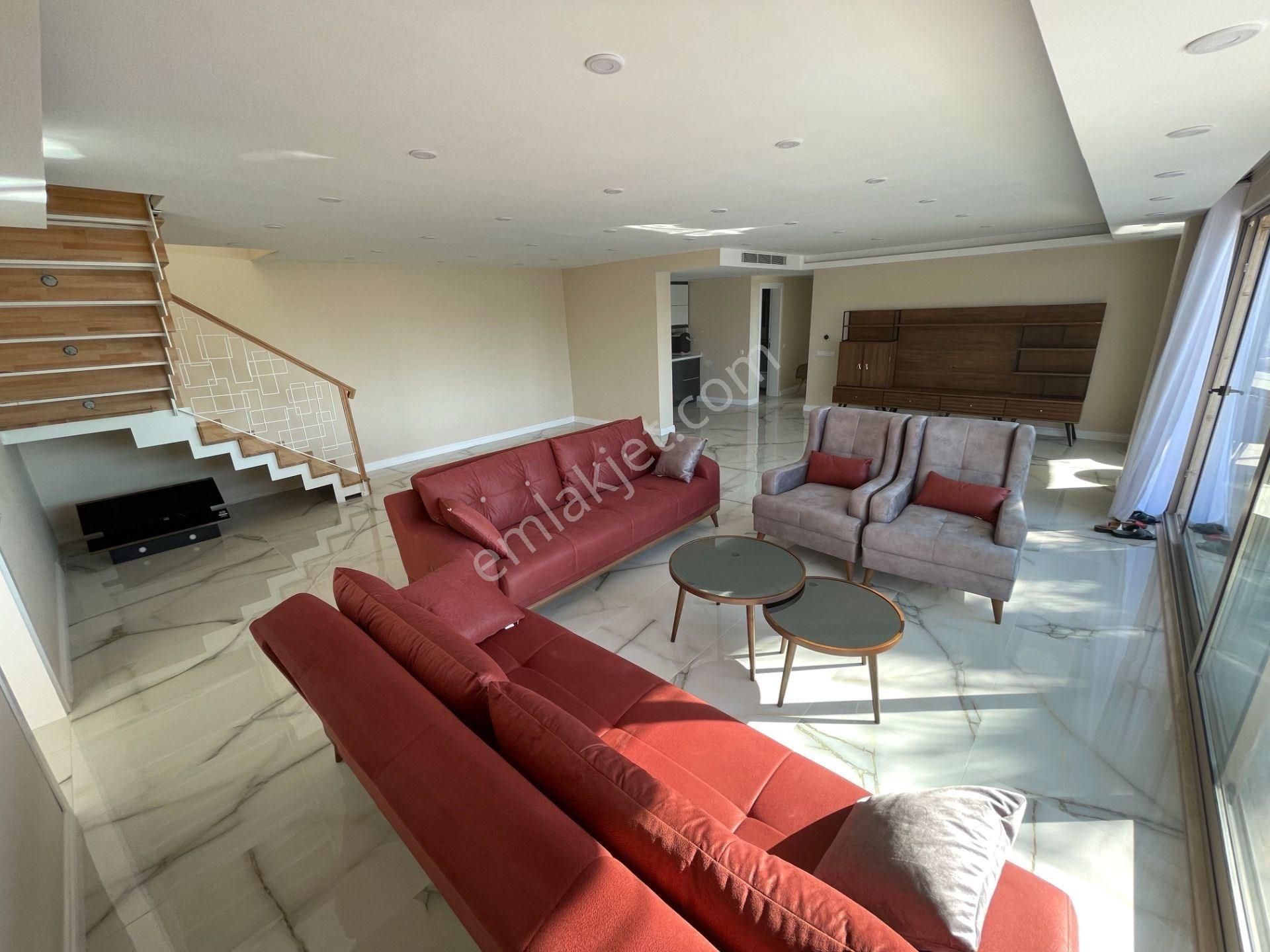 Özenle Dekore Edilmiş Deniz Manzaralı Villa - Görsel 31