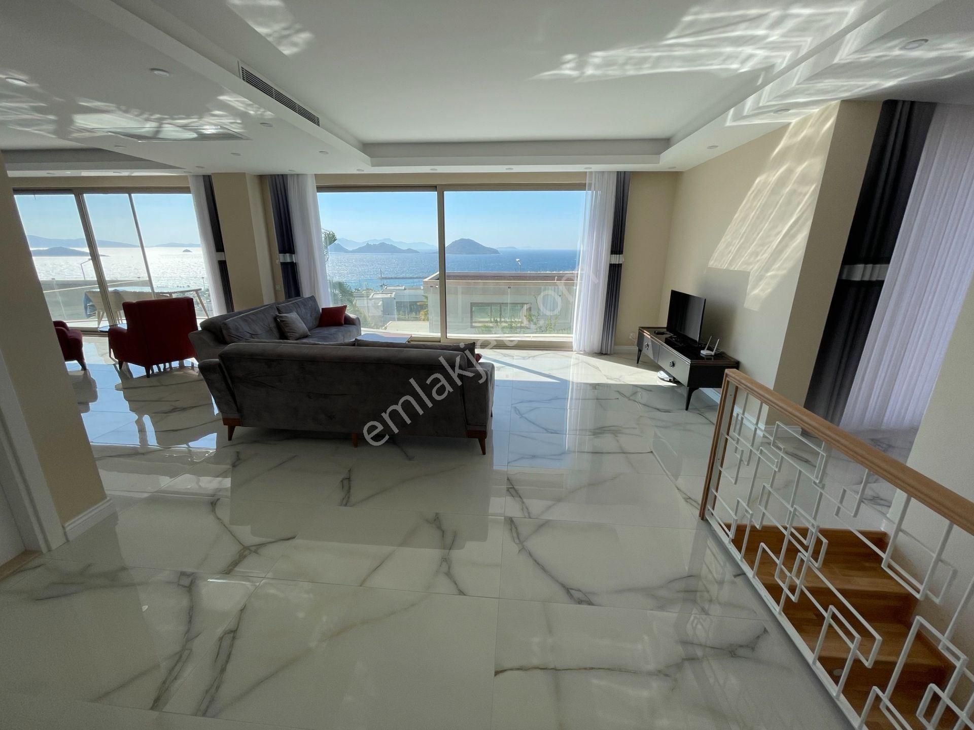 Özenle Dekore Edilmiş Deniz Manzaralı Villa - Görsel 10